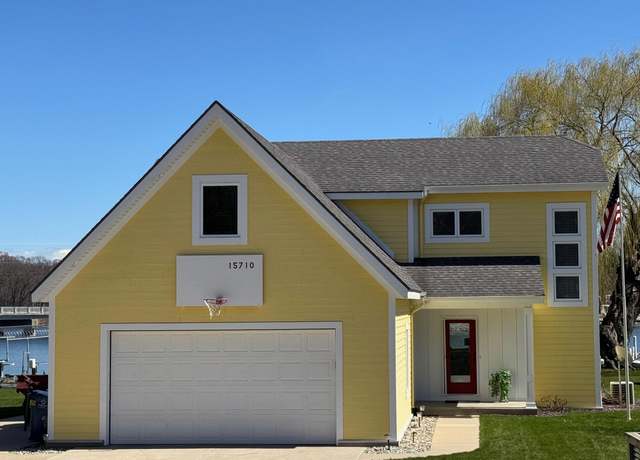 Property at 15710 Connelly Ave, Spring Lake, MI 49456, 5 beds, 2.5 baths