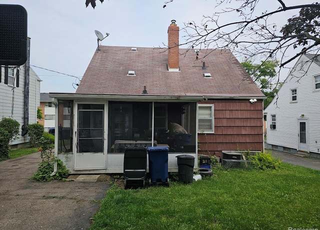 Property at 618 S Meade St, Flint, MI 48503, 3 beds, 1 bath