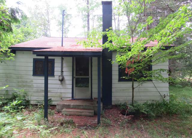 Property at 6086 Patterson St, Gladwin, MI 48624, 2 beds, 1 bath