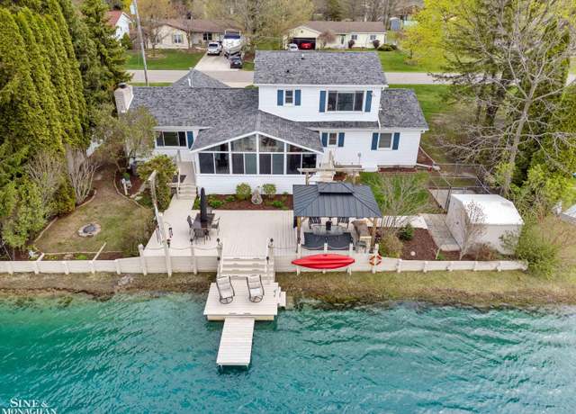 Property at 3869 Loton Dr, Fort Gratiot, MI 48059, 4 beds, 2.5 baths