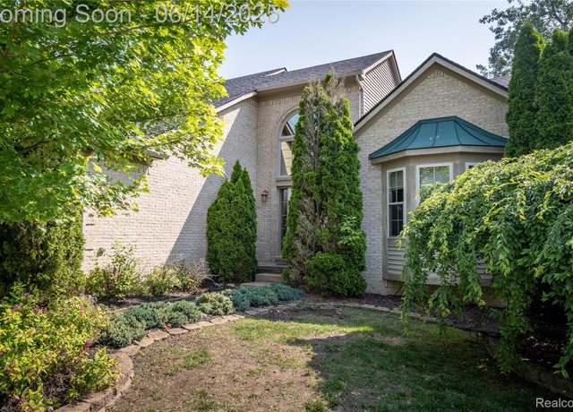 Property at 14129 Arlene Ln, Westland, MI 48111, 4 beds, 3.5 baths