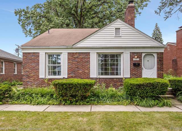 Property at 2204 Stanhope St, Grosse Pointe Woods, MI 48236, 3 beds, 1 bath