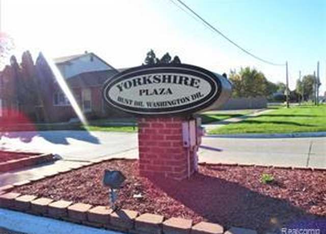 Property at 20938 Hunt Dr #52, Roseville, MI 48066, 3 beds, 1.5 baths