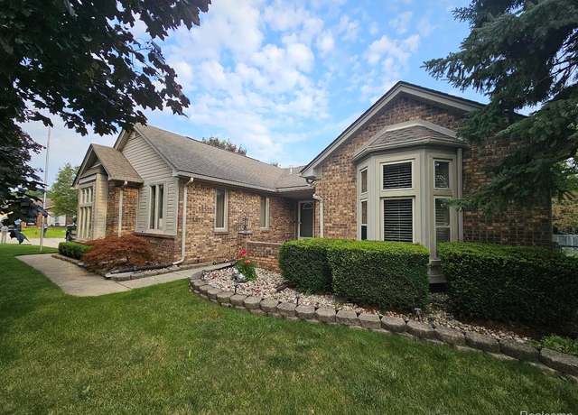 Property at 40026 Vachon Dr, Sterling Heights, MI 48313, 3 beds, 2.5 baths