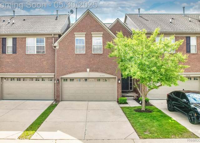 Property at 41342 N Maplewood Dr, Canton, MI 48187, 2 beds, 3.5 baths