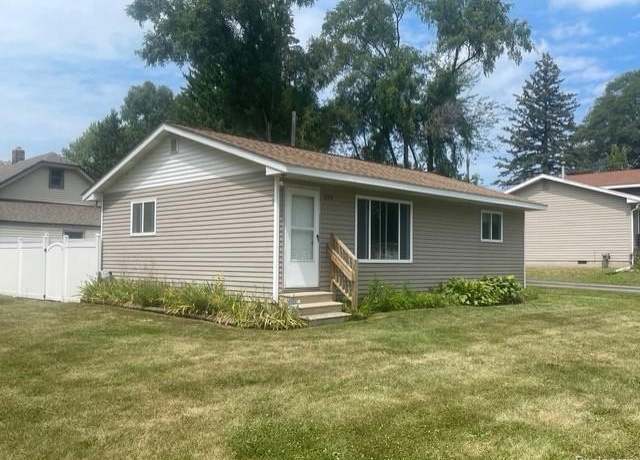 Property at 130 S Pinegrove Ave, Waterford Charter Township, MI 48327, 2 beds, 1 bath
