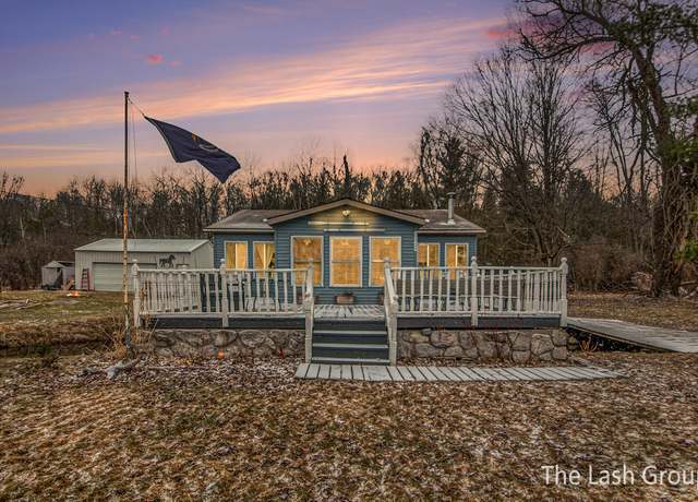 Property at 9448 Arnold Creek Rd, Reed City, MI 49677, 3 beds, 1.5 baths