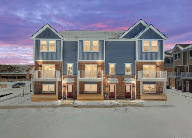 Property at 4813 Parkside Lane Ln, Troy, MI 48085, 3 beds, 2.5 baths