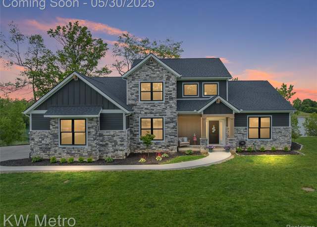 Property at 1585 Kriss Crossing Rd, Brighton, MI 48114, 3 beds, 2.5 baths