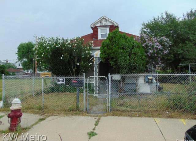 Property at 12938 Mitchell St, Hamtramck, MI 48212, 3 beds, 1 bath