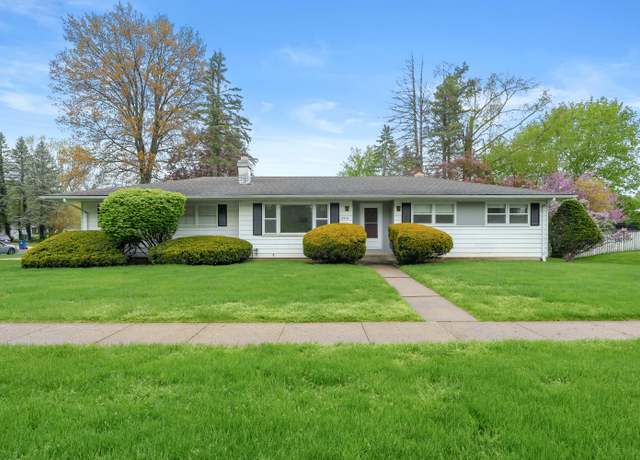 Property at 2516 Alamo Ave, Kalamazoo, MI 49006, 3 beds, 1.5 baths