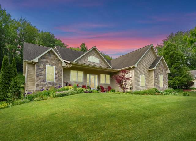 Property at 4157 Winding Way, Kalamazoo, MI 49004, 4 beds, 3 baths