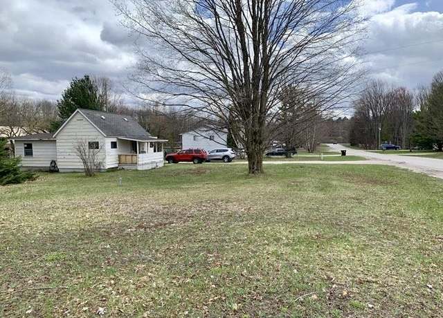 Property at 1871 Pine Tree Rd, Grawn, MI 49637, 2 beds, 1 bath