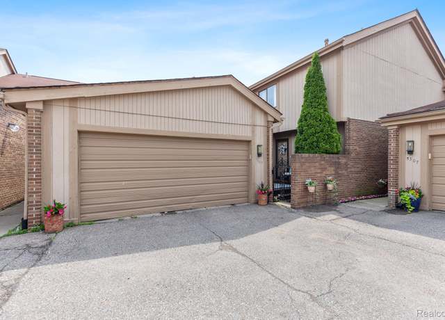 Property at 5305 Wright Way S, West Bloomfield, MI 48322, 4 beds, 3.5 baths