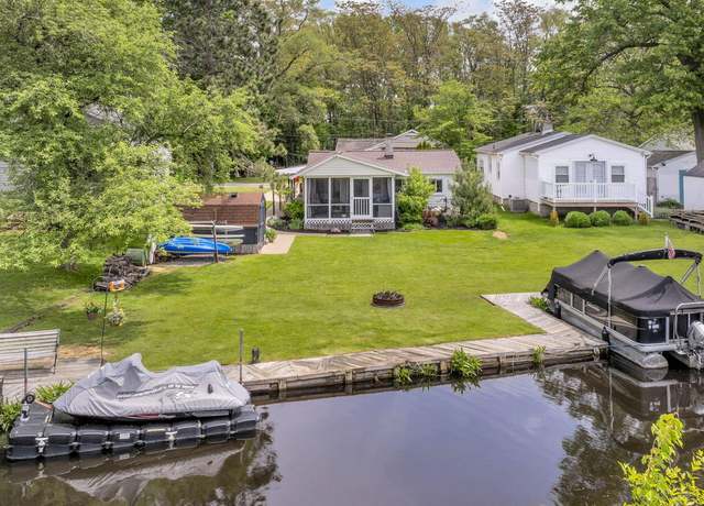Property at 863 S Lakeside Dr, Michigan Center, MI 49254, 2 beds, 1 bath