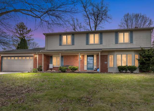 Property at 5555 Castleton Dr, West Bloomfield, MI 48322, 4 beds, 2.5 baths