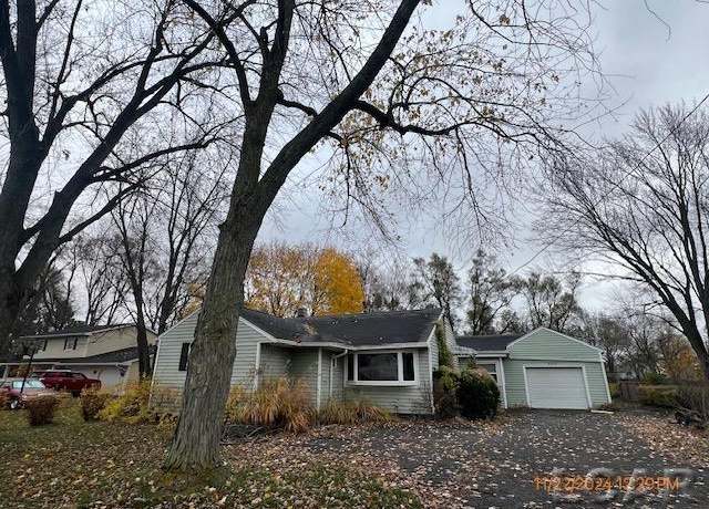 Property at 4209 Occidental Hwy, Adrian, MI 49221, 2 beds, 2 baths