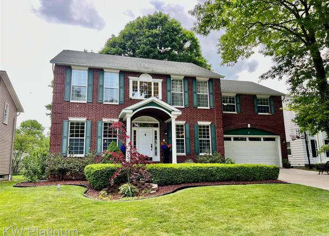 Property at 3105 E Woodland Dr, Port Huron, MI 48060, 4 beds, 2.5 baths
