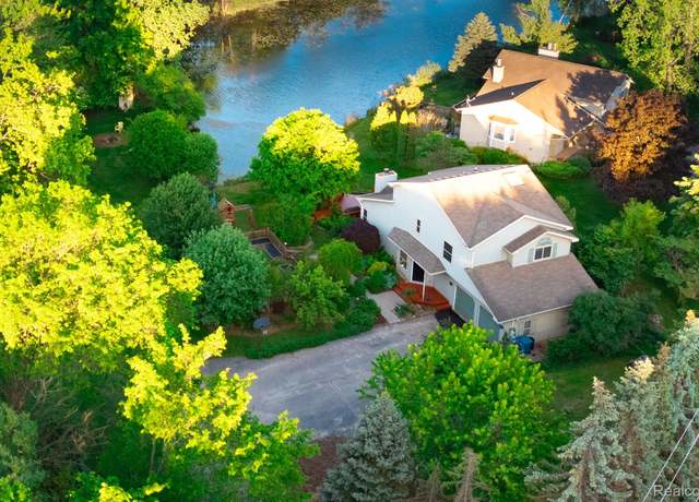Property at 751 Lochaven Rd, Waterford, MI 48327, 3 beds, 2.5 baths