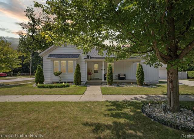Property at 204 West St, Howell, MI 48843, 3 beds, 1.5 baths