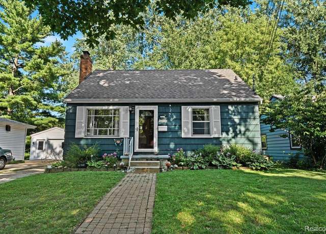 Property at 2623 Teel Ave, Lansing, MI 48910, 3 beds, 1 bath