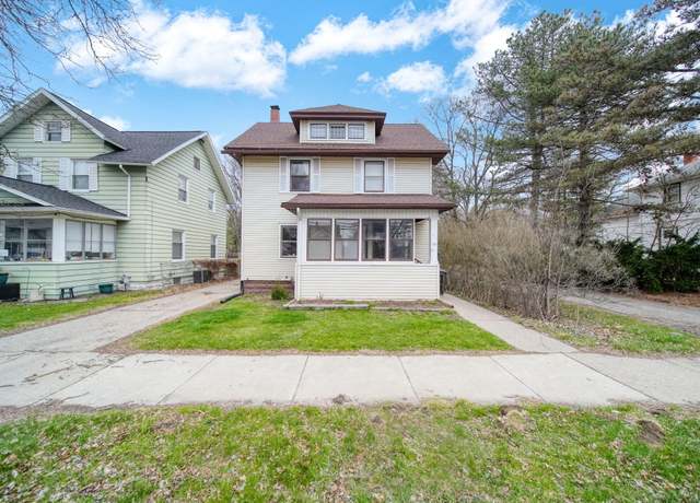 Property at 736 W Franklin St, Jackson, MI 49201, 3 beds, 1 bath