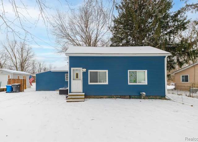 Property at 227 Pulford St, Howell, MI 48843, 3 beds, 1 bath