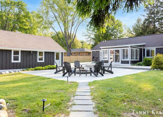 Property at 3686 64th St, Holland, MI 49423, 2 beds, 2 baths