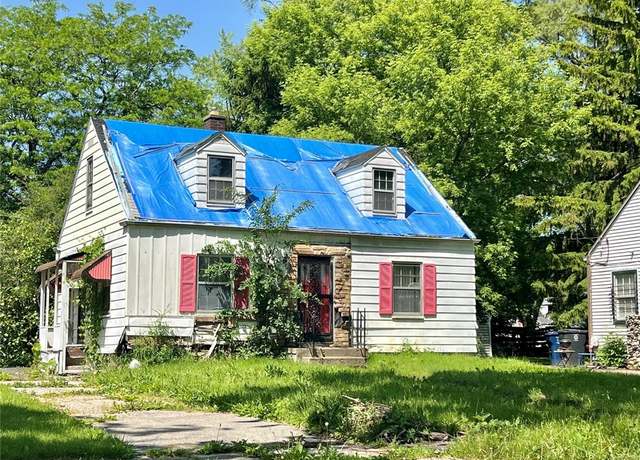 Property at 2407 Kellar Ave, Flint, MI 48504, 3 beds, 1.5 baths