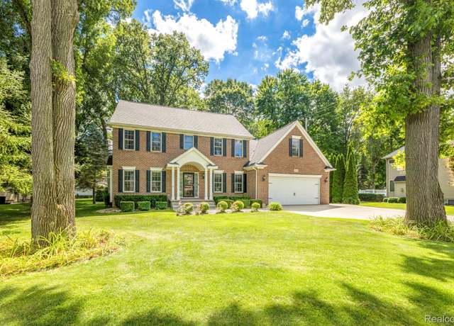 Property at 3215 Turnberry Ln, Port Huron, MI 48060, 4 beds, 3 baths