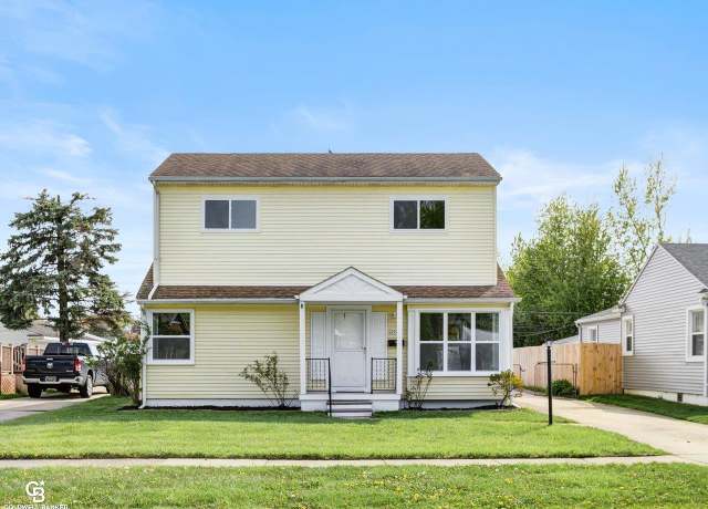 Property at 23740 Glenbrook St, St Clair Shores, MI 48082, 5 beds, 2 baths