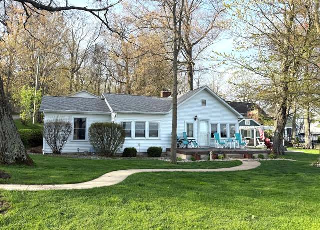 Property at 11378 Loon Echo Dr, Delton, MI 49046, 2 beds, 2 baths
