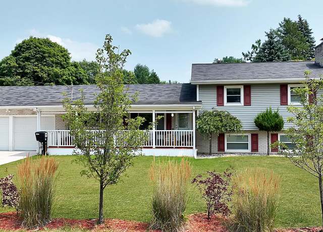 Property at 112 N Brown St, Mt Pleasant, MI 48858, 4 beds, 2 baths