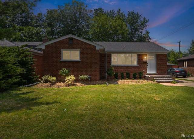 Property at 22700 Garfield St, St Clair Shores, MI 48082, 3 beds, 1.5 baths
