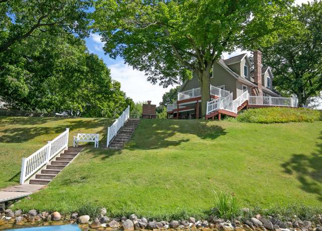 Property at 27490 Orchard Dr, Sturgis, MI 49091, 4 beds, 3 baths