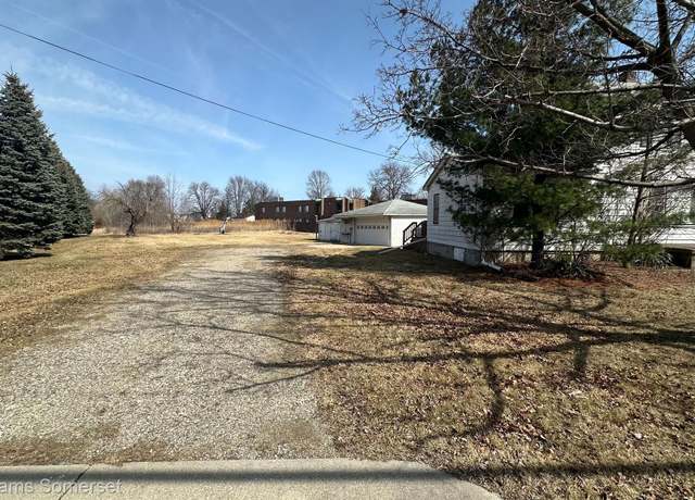 Property at 33420 Utica Rd, Fraser, MI 48026, 2 beds, 1.5 baths