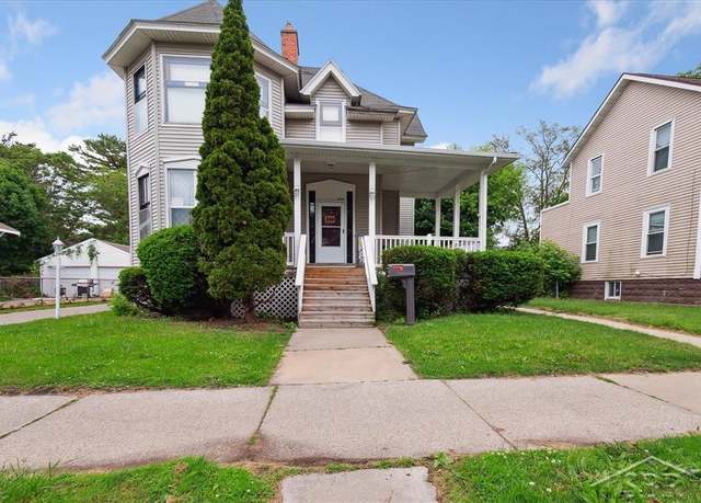 Property at 224 N Madison Ave, Bay City, MI 48708, 6 beds, 2 baths