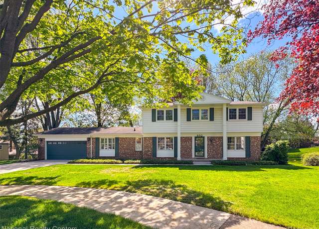 Property at 892 Hemlock Court Ct, Rochester, MI 48307, 4 beds, 2.5 baths