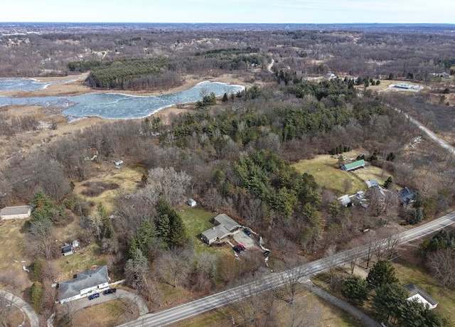 Property at 11461 White Lake Rd, Fenton, MI 48430