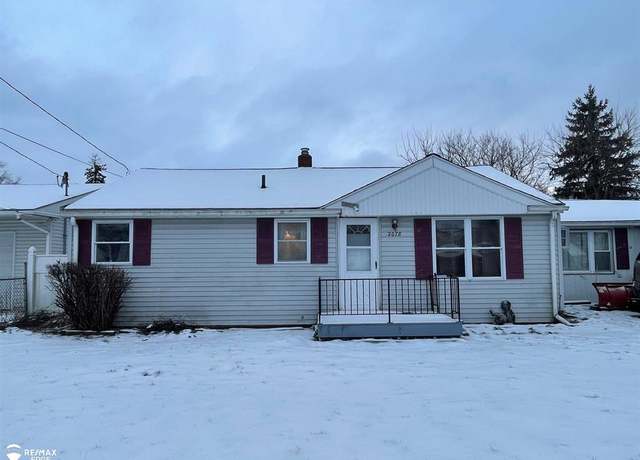 Property at 2078 Parkwood Ave, Burton, MI 48529, 3 beds, 1 bath