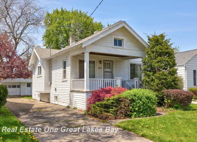Property at 2249 N Clinton St, Saginaw, MI 48602, 2 beds, 1 bath