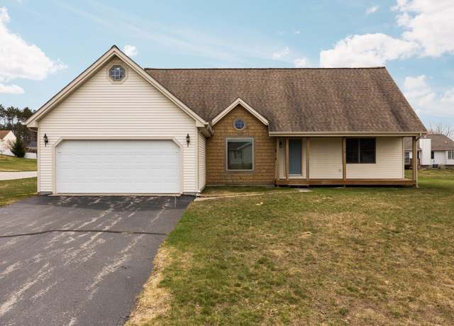 Property at 5111 Arlington Ln, Traverse City, MI 49685, 3 beds, 2 baths