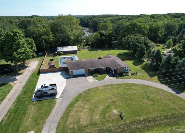 Property at 2065 S Lapeer Rd, Lapeer, MI 48446, 4 beds, 3 baths