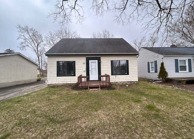 Property at 98 S Tilden Ave, Waterford, MI 48328, 3 beds, 2 baths