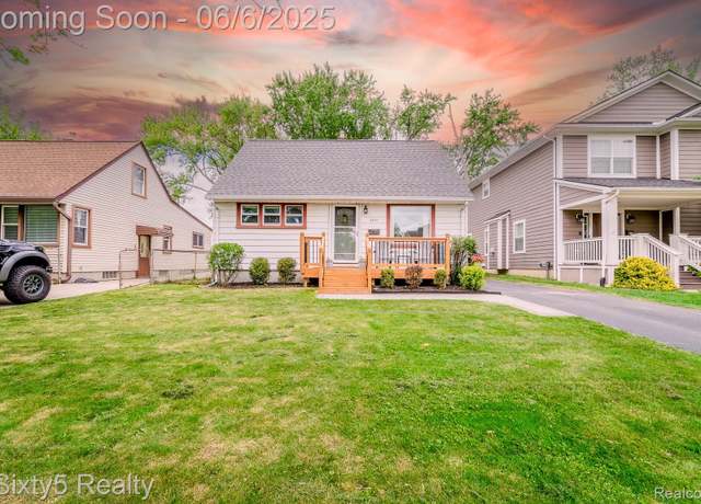 Property at 3831 Durham Rd, Royal Oak, MI 48073, 3 beds, 2 baths