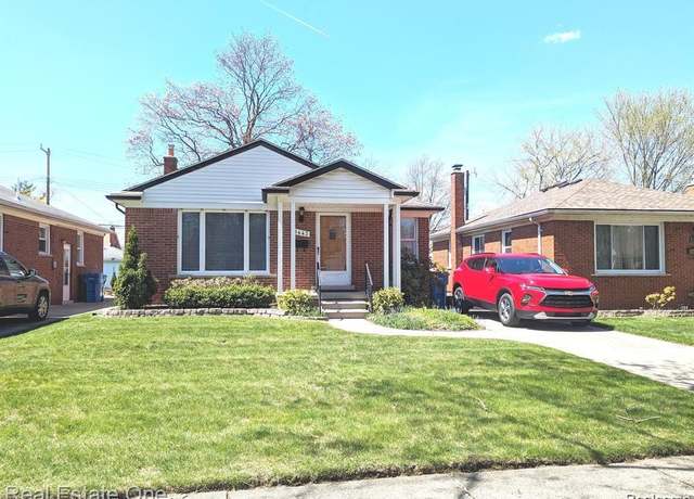 Property at 8443 Riverdale St, Dearborn Heights, MI 48127, 3 beds, 1.5 baths