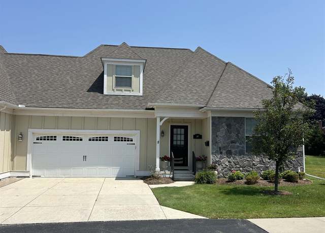 Property at 14 N River Ct, Grosse Pointe Woods, MI 48236, 2 beds, 3.5 baths