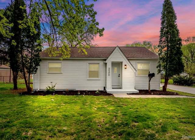 Property at 24270 Columbus Ave, Warren, MI 48089, 3 beds, 2 baths