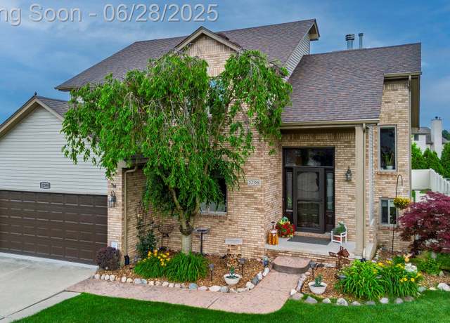 Property at 52588 Robins Nest Dr, New Baltimore, MI 48047, 3 beds, 2.5 baths