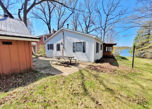 Property at 6581 N Evergreen Dr, White Cloud, MI 49349, 2 beds, 1 bath